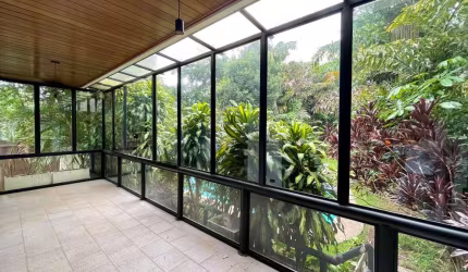 Casa tipo para venda com 5 quartos, sendo 5 suítes, 810m²
