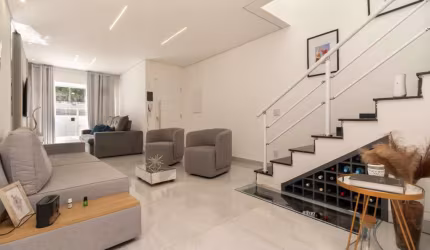 Sobrado para venda com 2 quartos, sendo 2 suítes, 114m²