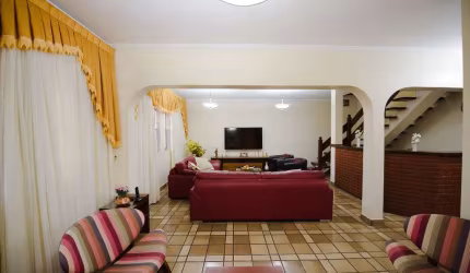 Casa de vila para venda com 5 quartos, sendo 2 suítes, 310m²