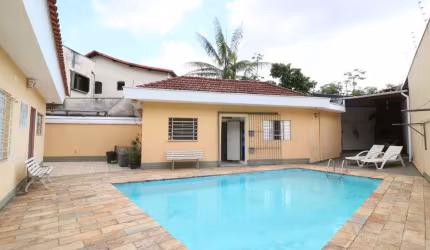 Casa de vila para venda com 4 quartos, sendo 1 suíte, 179m²