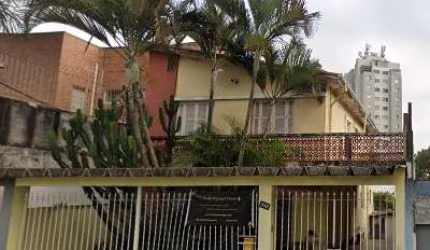 Casa tipo para venda com 6 quartos, 210m²