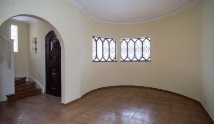 Sobrado para venda com 4 quartos, sendo 1 suíte, 170m²