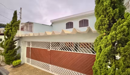 Casa tipo para venda com 3 quartos, sendo 1 suíte, 300m²