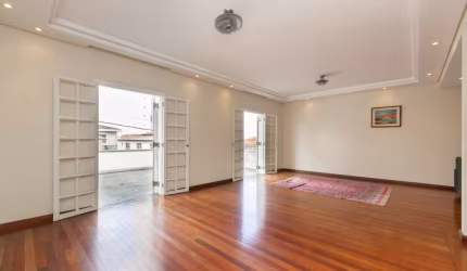 Sobrado para venda com 4 quartos, sendo 2 suítes, 382m²