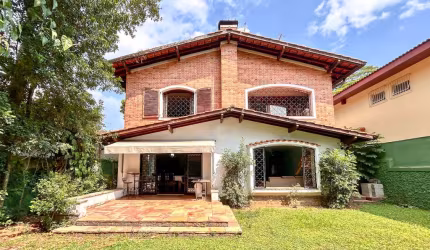 Casa tipo para venda com 4 quartos, sendo 1 suíte, 287m²