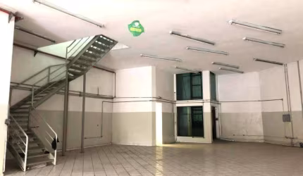 Prédio para alugar, 960 m² por R$ 15.000,00/mês - Itaquera - São Paulo/SP