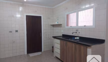 Sobrado com 3 dormitórios para alugar, 200 m² por R$ 3.500/mês - Instituto de Previdência - São Paulo/SP