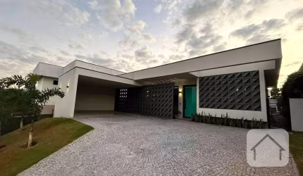 Casa térrea com 3 suítes no Condomínio 7Lagos
