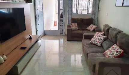 Casa com 3 dormitórios à venda, 228 m² por R$ 795.000,00 - Cidade São Francisco - São Paulo/SP