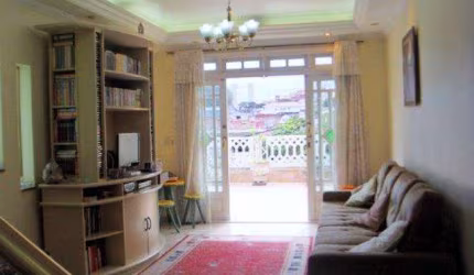 Casa de 3 dormitórios à venda no Butantã.