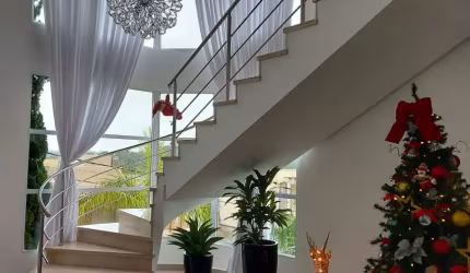 Linda em Condomínio Fechado em Jandira