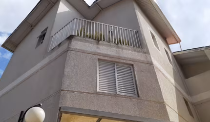 Ótima Casa de 3 Suítes  condomínio em Barueri