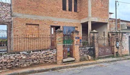 Casa com 3 dormitórios à venda por R$ 250.000 - Adelmolândia - Sabará/MG