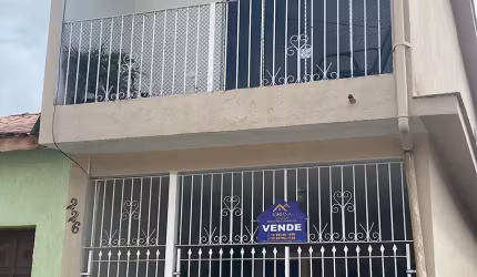 Belo Sobrado à Venda no Bairro Figueira, Guaratinguetá - SP