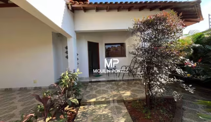 Casa com 2 dormitórios à venda, 161 m² por R$ 350.000,00 - Jardim das Rosas - Jaboticabal/SP