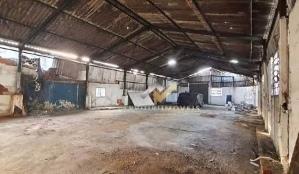Galpão à venda, 420 m² por R$ 880.000,00 - Taboão - Diadema/SP