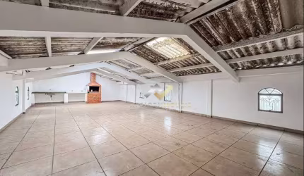 Casa com 4 dormitórios sem vaga de garagem para alugar, 400 m² por R$ 3.800/mês - Utinga - Santo André/SP