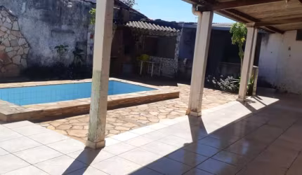 Casa - Padrão, para Venda em Uberlândia/MG