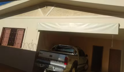 Casa - Padrão, para Venda em Uberlândia/MG