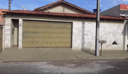 Casa - Padrão, para Venda em Uberlândia/MG