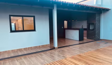 Casa - Padrão, para Venda em Uberlândia/MG