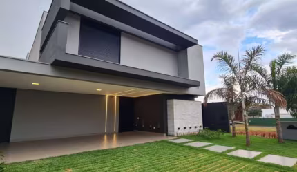 Casa - Sobrado em condomínio, para Venda em Uberlândia/MG