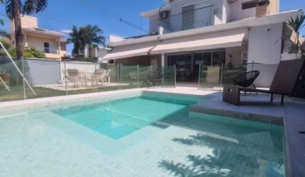 Casa - Sobrado em condomínio, para Venda em Uberlândia/MG