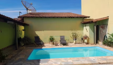 Casa - Padrão, para Venda em Uberlândia/MG