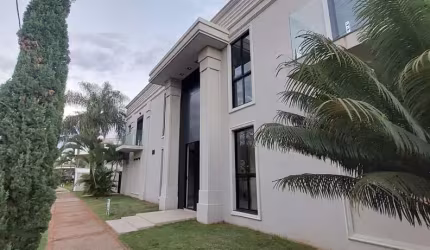 Casa - Padrão, para Venda em Uberlândia/MG