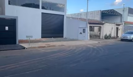 Comercial - Galpão, para Venda em Uberlândia/MG