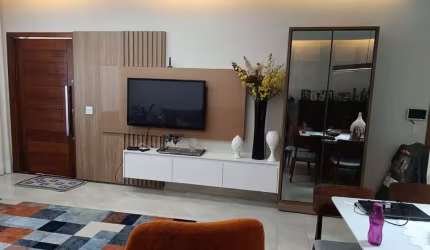 Casa - Padrão, para Venda em Uberlândia/MG