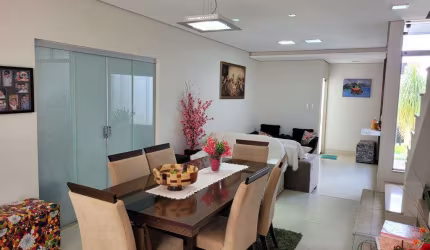Casa - Sobrado Padrão, para Venda em Uberlândia/MG