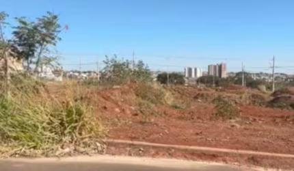 Terreno - Em rua, para Venda em Uberlândia/MG