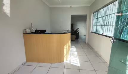 Comercial - Casa, para Venda em Uberlândia/MG