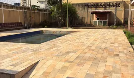Casa - Padrão, para Venda em Uberlândia/MG