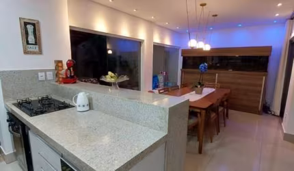 Casa - Sobrado em condomínio, para Venda em Uberlândia/MG