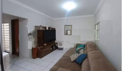 Casa - Padrão, para Venda em Uberlândia/MG
