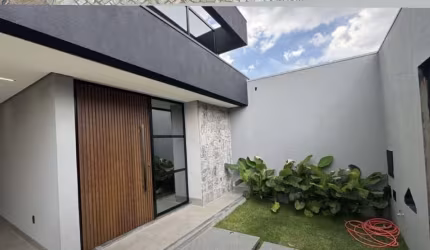 Casa - Padrão, para Venda em Uberlândia/MG