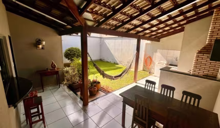 Casa - Padrão, para Venda em Uberlândia/MG