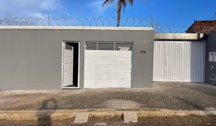 Casa - Padrão, para Venda em Uberlândia/MG