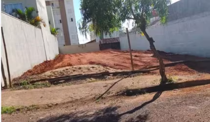 Terreno - Em rua, para Venda em Uberlândia/MG