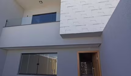 Casa - Padrão, para Venda em Uberlândia/MG