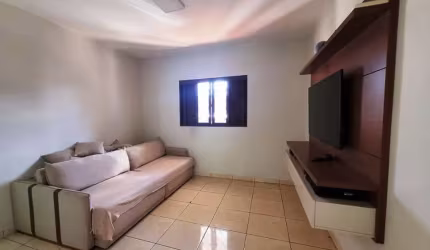 Casa - Padrão, para Venda em Uberlândia/MG
