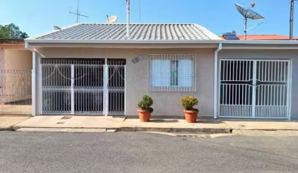 Casa com 2 dormitórios à venda, 59 m² por R$ 330.000,00 - Shangrilá - Pouso Alegre/MG