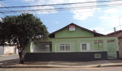 Casa com 3 dormitórios à venda, 115 m² por R$ 388.000,00 - Morumbi - Pouso Alegre/MG