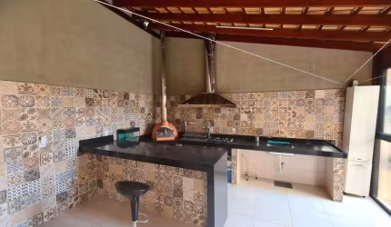 Casa com 5 dormitórios à venda, 196 m² por R$ 890.000,00 - Colinas de Santa Bárbara - Pouso Alegre/MG