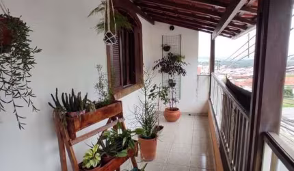 Casa com 3 dormitórios à venda, 157 m² por R$ 550.000,00 - Jardim Aureliano - Pouso Alegre/MG