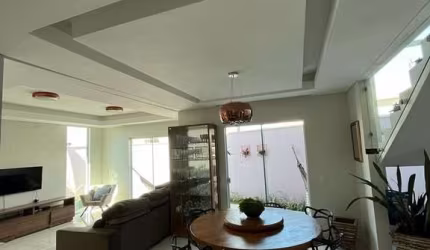 Casa com 3 dormitórios à venda por R$ 750.000 - Parque Real - Pouso Alegre/MG