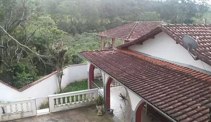 Chácara com 4 dormitórios à venda, 1110 m² por R$ 800.000,00 - Caiçara - Pouso Alegre/MG