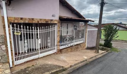 Casa com 3 dormitórios à venda, 125 m² por R$ 390.000 - Costa Rios - Pouso Alegre/MG